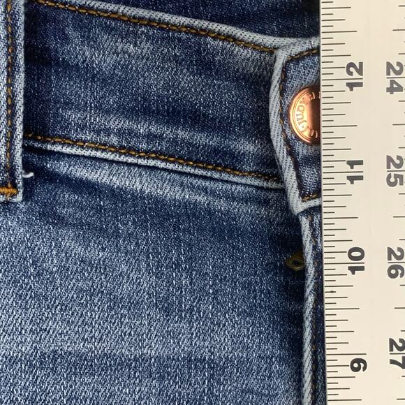 Judy Blue Jeans Women's Size 18W  Blue Boyfriend Fit Distressed Medium Wash - Picture 8 of 10